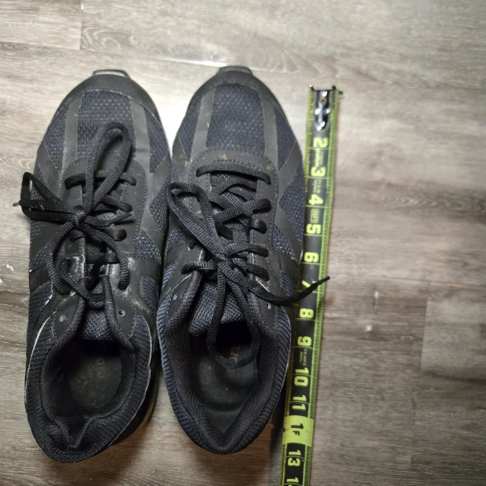 SafeT Step Black‎ Men sizes. 10.5 oil & slip resistant outsole